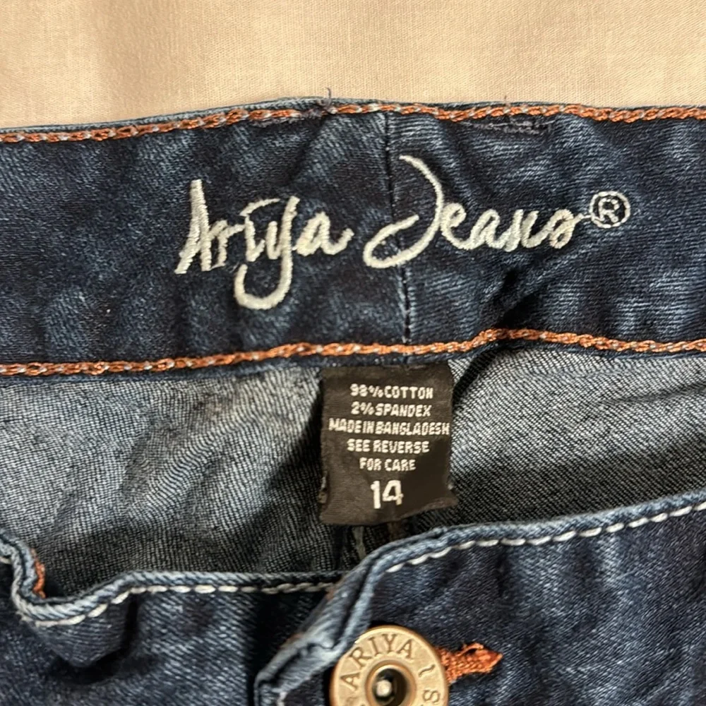 Women’s RIYA denim shorts, distressed, bling, decorated pockets, size 14 blue - Picture 3 of 8